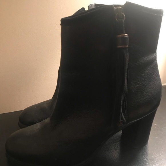Lauren Ralph Lauren Carah Boot size 8.5 - Picture 2 of 2